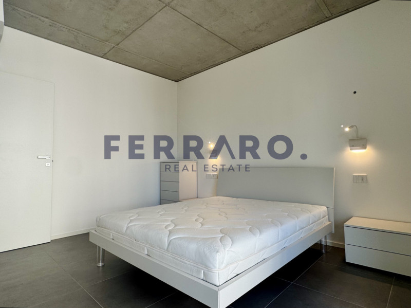 Jesolo Lido. Codice AV27. Scopri questo affascinante appartamento al piano terra con giardino lib...