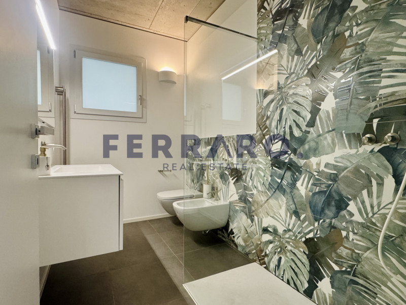 Jesolo Lido. Codice AV27. Scopri questo affascinante appartamento al piano terra con giardino lib...