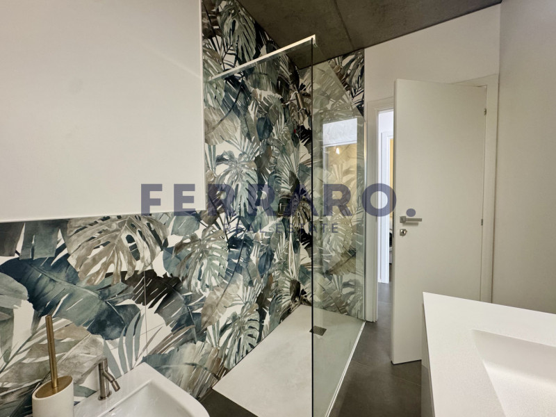 Jesolo Lido. Codice AV27. Scopri questo affascinante appartamento al piano terra con giardino lib...