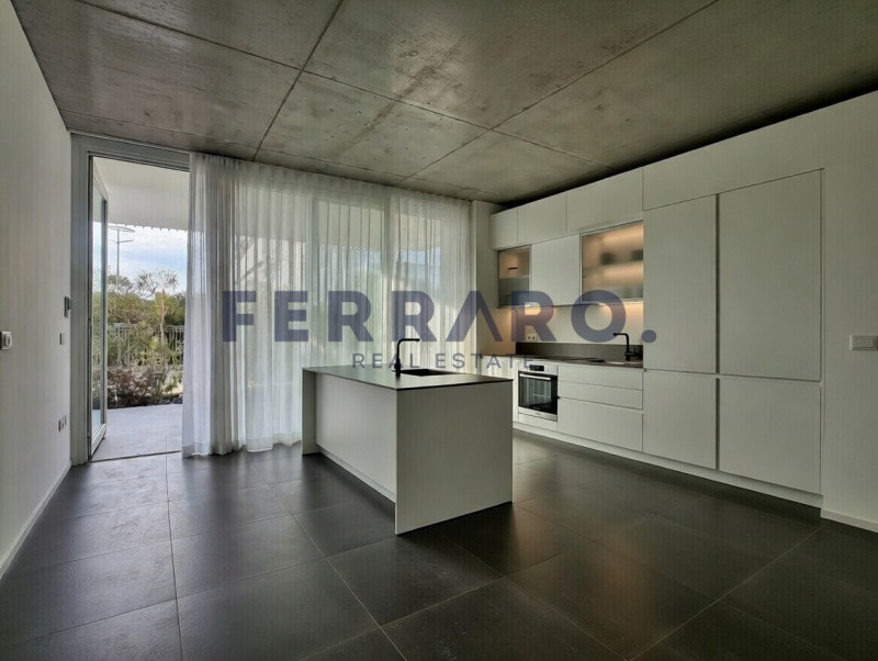 Jesolo Lido. Codice AV27. Scopri questo affascinante appartamento al piano terra con giardino lib...