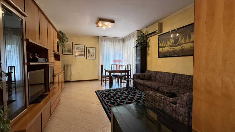 CADONEGHE - loc.Bragni - appartamento quadrilocale situato nel cuore della tranquilla zona di Bra...