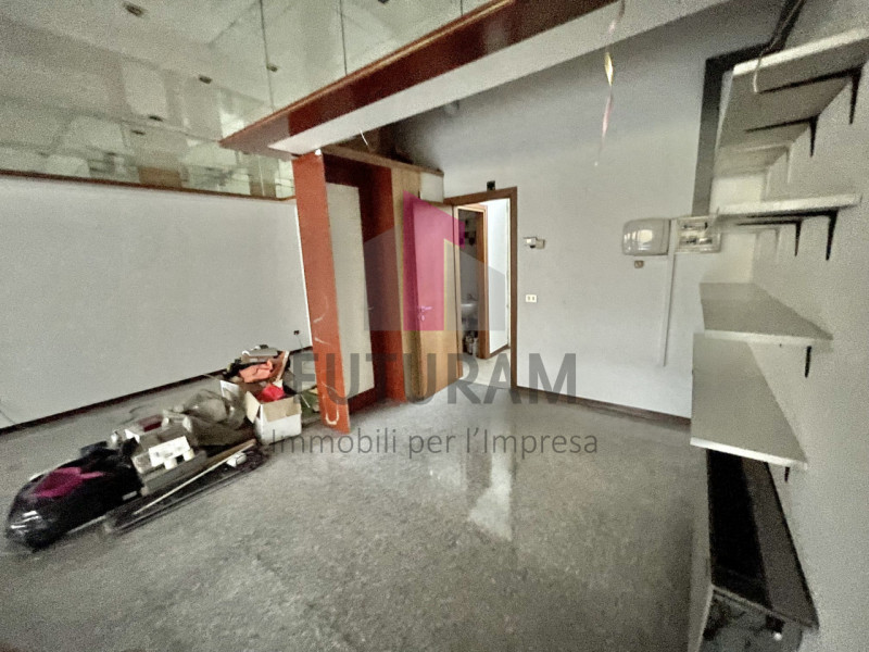 VICENZA -12FIL- PER INFO - 0444/310220

Se stai cercando un'opportunità unica per avviare o trasf...