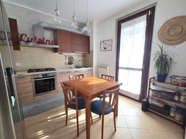 Nel pieno centro di Veggiano, in una posizione strategica e comoda a tutti i principali servizi, ...