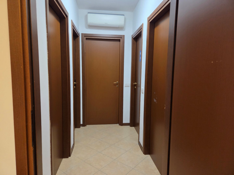 Nel pieno centro di Veggiano, in una posizione strategica e comoda a tutti i principali servizi, ...