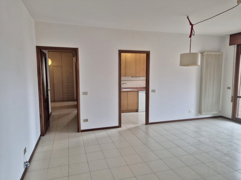 TRICAMERE BISERVIZI VENDESI A RETTORGOLE DI CALDOGNO, COMPLETO DI GARAGE DOPPIO - RIF. 8346
Propo...