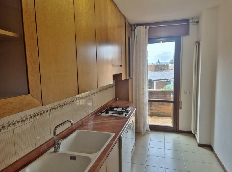 TRICAMERE BISERVIZI VENDESI A RETTORGOLE DI CALDOGNO, COMPLETO DI GARAGE DOPPIO - RIF. 8346
Propo...