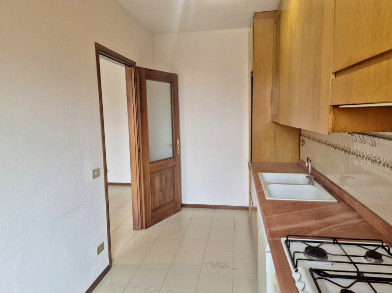 TRICAMERE BISERVIZI VENDESI A RETTORGOLE DI CALDOGNO, COMPLETO DI GARAGE DOPPIO - RIF. 8346
Propo...