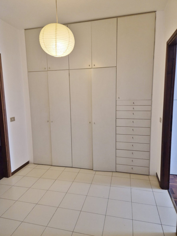 TRICAMERE BISERVIZI VENDESI A RETTORGOLE DI CALDOGNO, COMPLETO DI GARAGE DOPPIO - RIF. 8346
Propo...