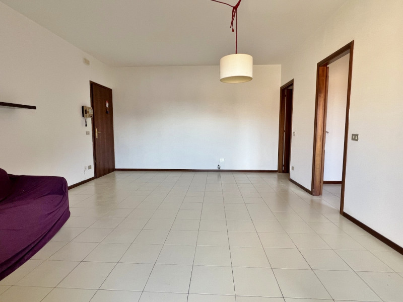 TRICAMERE BISERVIZI VENDESI A RETTORGOLE DI CALDOGNO, COMPLETO DI GARAGE DOPPIO - RIF. 8346
Propo...