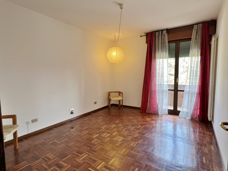 TRICAMERE BISERVIZI VENDESI A RETTORGOLE DI CALDOGNO, COMPLETO DI GARAGE DOPPIO - RIF. 8346
Propo...