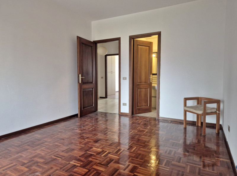 TRICAMERE BISERVIZI VENDESI A RETTORGOLE DI CALDOGNO, COMPLETO DI GARAGE DOPPIO - RIF. 8346
Propo...