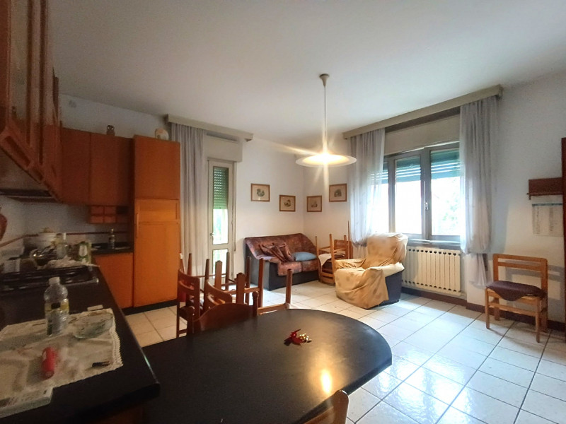 Se stai cercando un appartamento accogliente e ben posizionato, non perdere l'opportunità di scop...