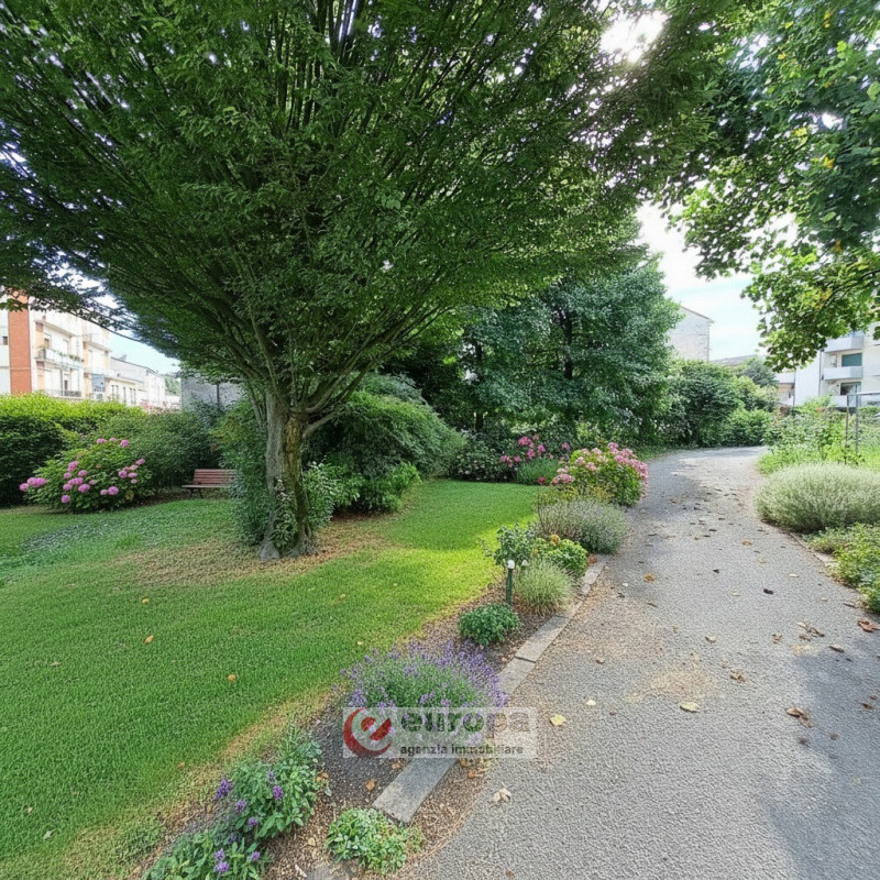 Per info & visite telefonare al delegato Giampaolo n.335 5489 422
VICENZA, posizione interna a vi...