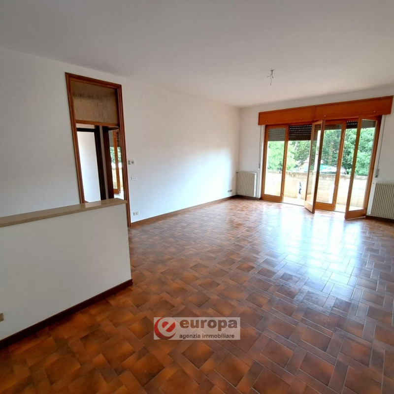 Per info & visite telefonare al delegato Giampaolo n.335 5489 422
VICENZA, posizione interna a vi...