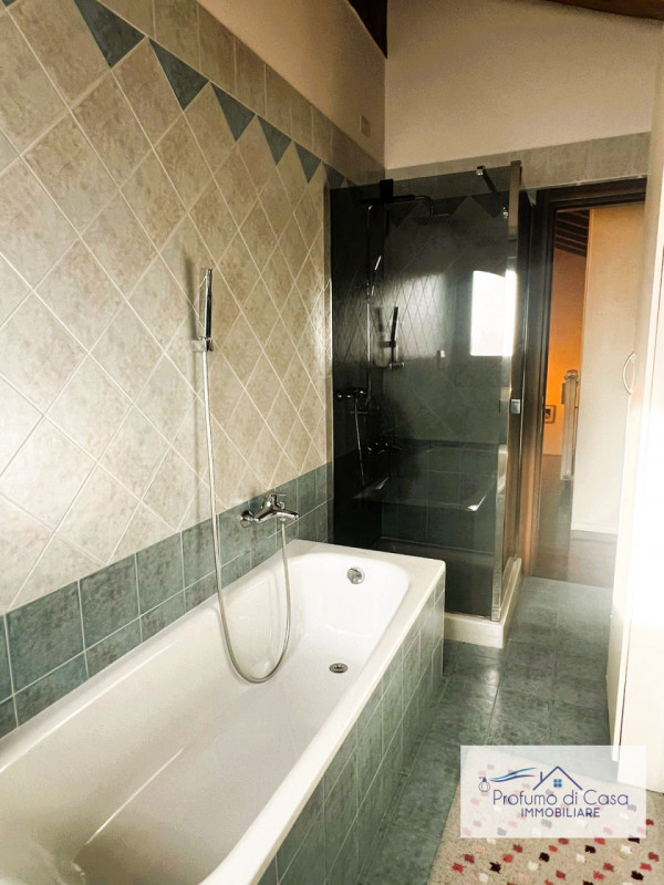 Pianiga loc. Mellaredo: In posizione strategica e comoda a tutti i principali servizi della zona,...