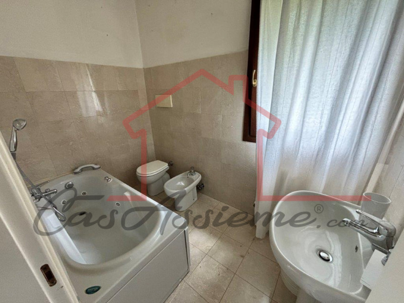 Rif. PE27324
La nostra Agenzia ha selezionato per Voi l'occasione del mese all'asta.

Proponiamo ...