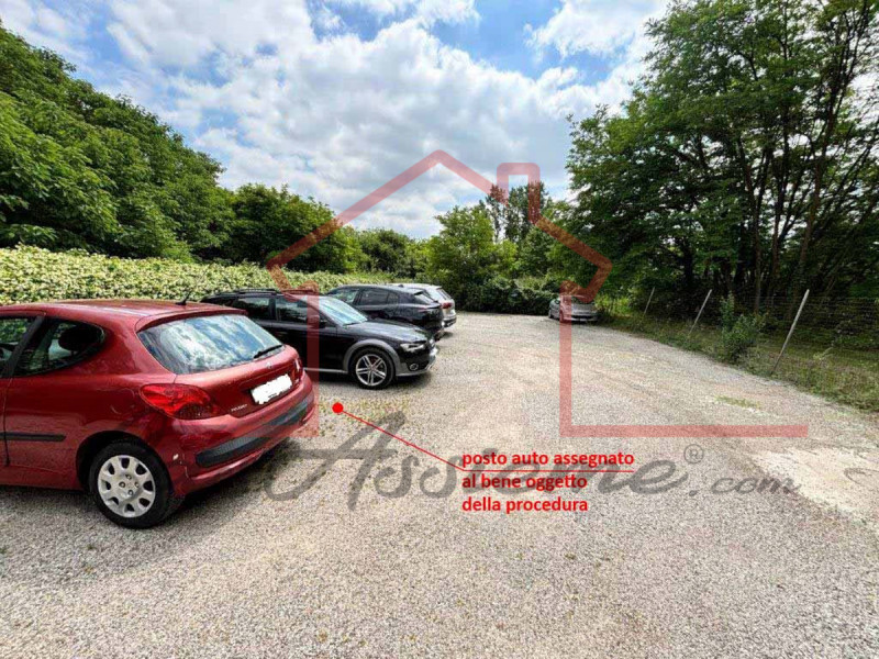 Rif. PE27324
La nostra Agenzia ha selezionato per Voi l'occasione del mese all'asta.

Proponiamo ...