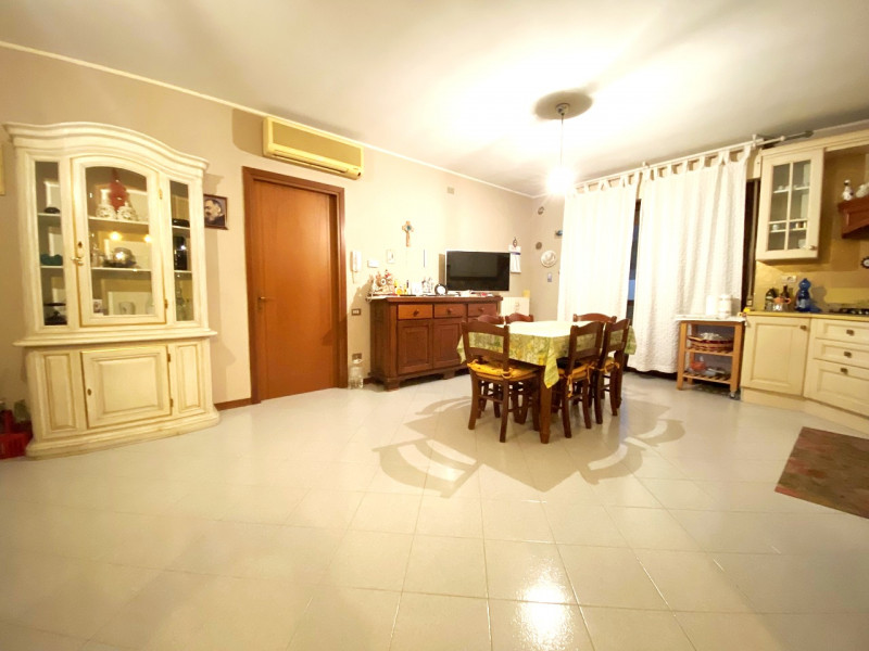 MESTRINO-CENTRO- In posizione strategica e con tutti i servizi comodamente raggiungibili a piedi,...