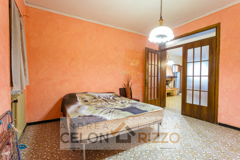 Nel cuore di Agna, a due passi da tutti i servizi, ti aspetta una casa singola che sa di spazio, ...