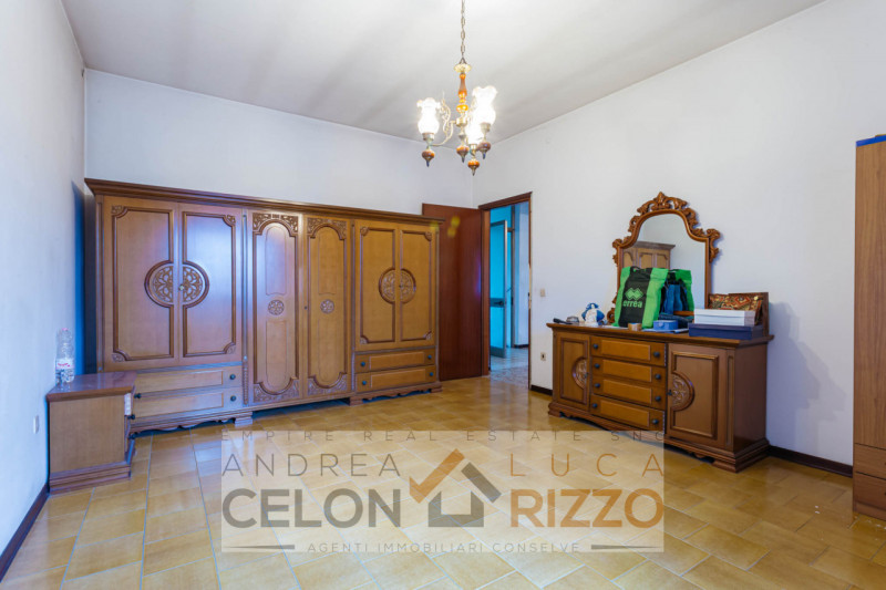 Nel cuore di Agna, a due passi da tutti i servizi, ti aspetta una casa singola che sa di spazio, ...