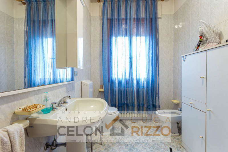 Nel cuore di Agna, a due passi da tutti i servizi, ti aspetta una casa singola che sa di spazio, ...