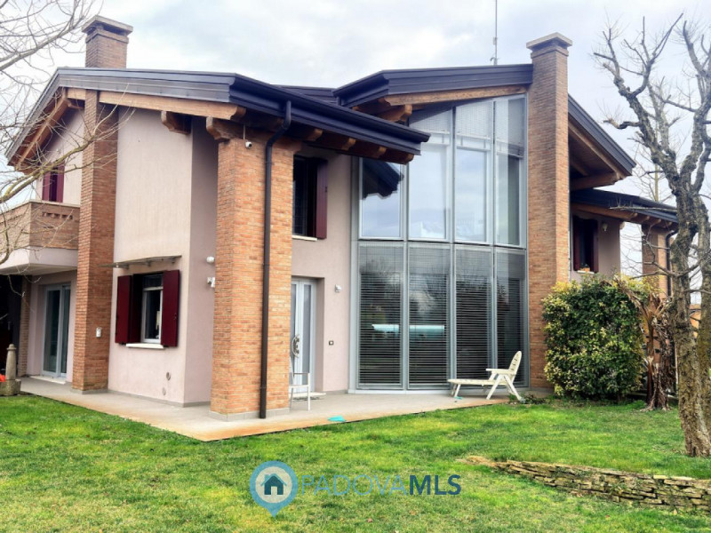 BAGNOLI DI SOPRA: BIFAMILIARE DI PREGIO

Immobile in esclusiva al Gruppo Padova MLS

BAGNOLI DI S...