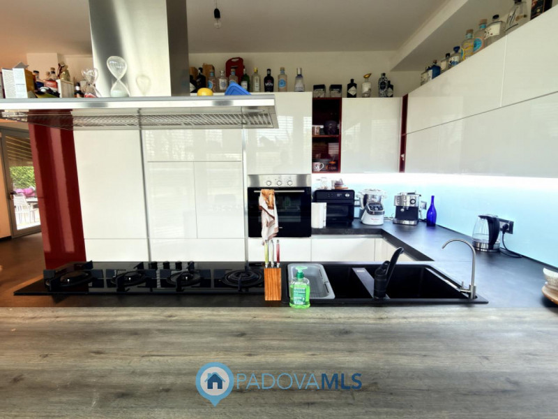 BAGNOLI DI SOPRA: BIFAMILIARE DI PREGIO

Immobile in esclusiva al Gruppo Padova MLS

BAGNOLI DI S...