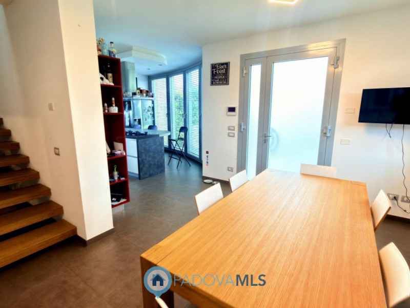 BAGNOLI DI SOPRA: BIFAMILIARE DI PREGIO

Immobile in esclusiva al Gruppo Padova MLS

BAGNOLI DI S...