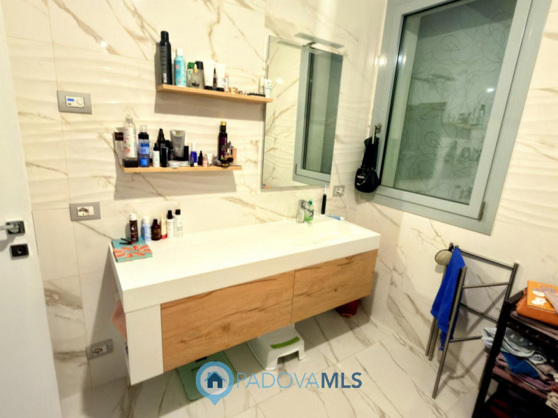 BAGNOLI DI SOPRA: BIFAMILIARE DI PREGIO

Immobile in esclusiva al Gruppo Padova MLS

BAGNOLI DI S...