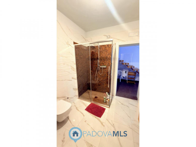 BAGNOLI DI SOPRA: BIFAMILIARE DI PREGIO

Immobile in esclusiva al Gruppo Padova MLS

BAGNOLI DI S...