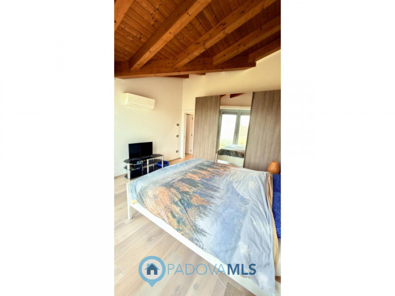 BAGNOLI DI SOPRA: BIFAMILIARE DI PREGIO

Immobile in esclusiva al Gruppo Padova MLS

BAGNOLI DI S...