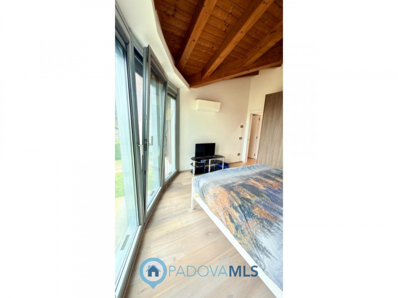 BAGNOLI DI SOPRA: BIFAMILIARE DI PREGIO

Immobile in esclusiva al Gruppo Padova MLS

BAGNOLI DI S...