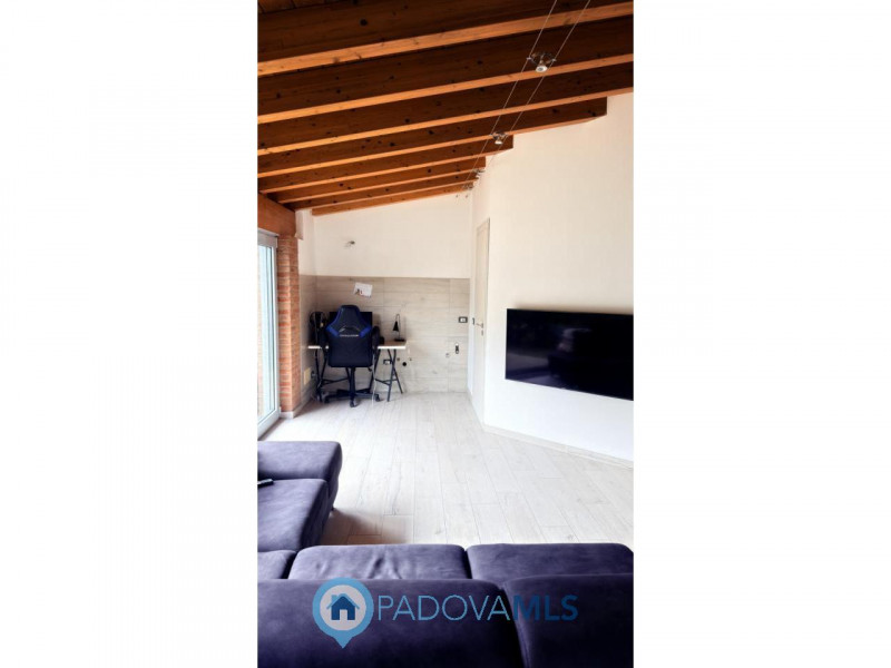 BAGNOLI DI SOPRA: BIFAMILIARE DI PREGIO

Immobile in esclusiva al Gruppo Padova MLS

BAGNOLI DI S...