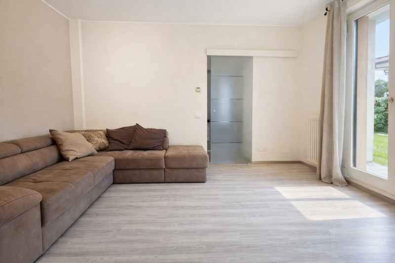 Si propone appartamento in quartiere San Tommaso (Albignasego), situato in una zona tranquilla ma...