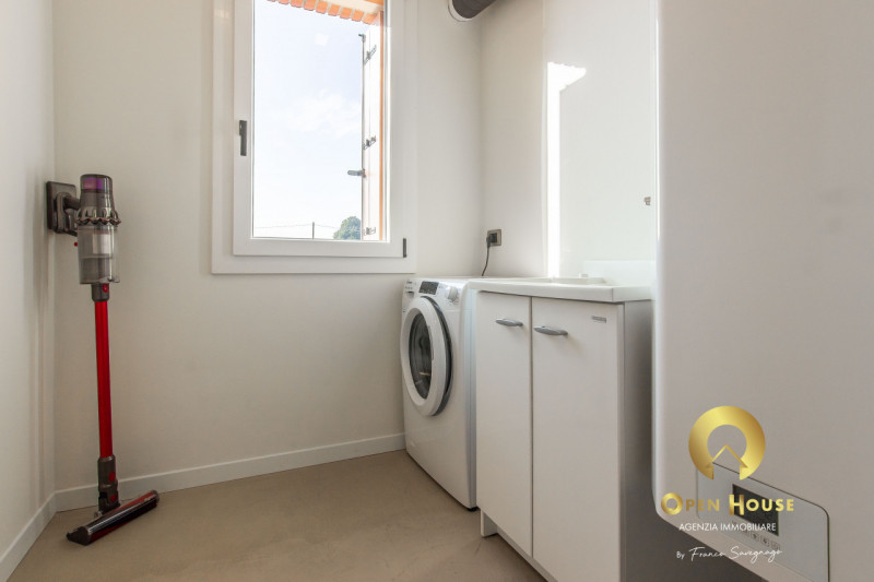 OPEN HOUSE by Franco Savegnago propone in locazione appartamento completamente ristrutturato a nu...