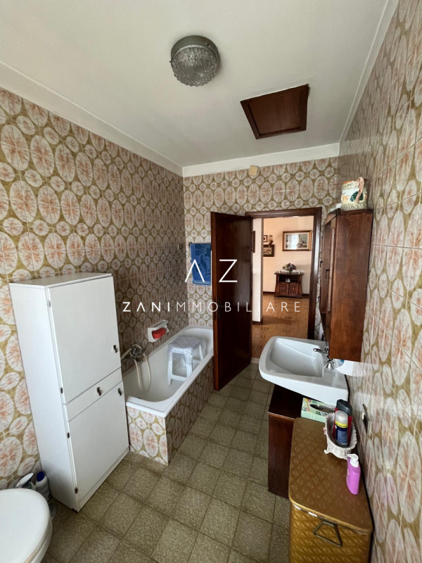 Proponiamo in vendita una splendida casa singola a Castelfranco Veneto, ideale per chi cerca ampi...