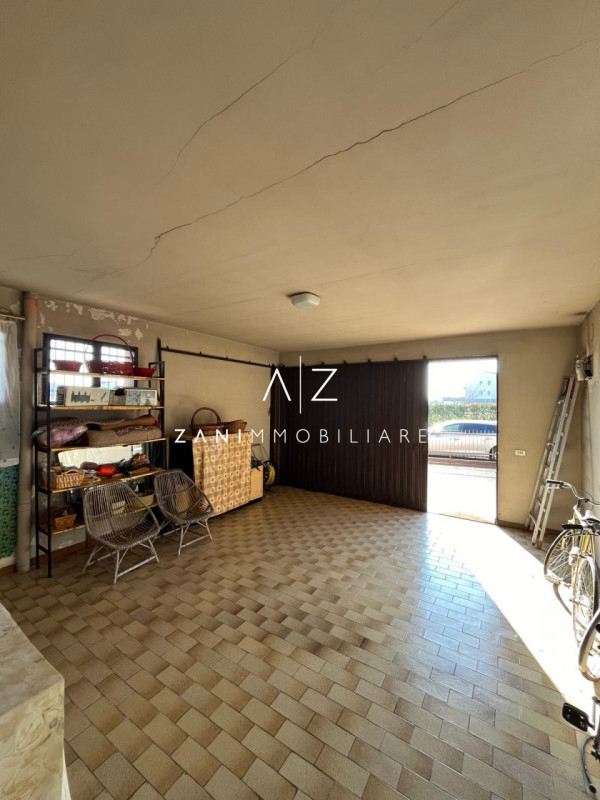 Proponiamo in vendita una splendida casa singola a Castelfranco Veneto, ideale per chi cerca ampi...