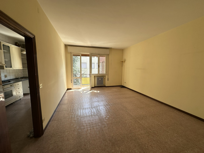 Santa Rita/Pontecorvo eccellente appartamento tricamere vendesi.
A 200 metri da Porta Pontecorvo ...