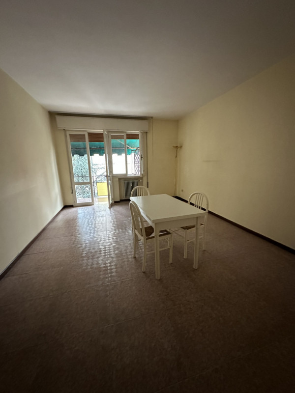 OTTIMO APPARTAMENTO TRICAMENRE ZONA SANTA RITA - VENDESI

Nel quartiere di Santa Rita, comodo a t...