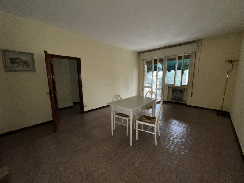 OTTIMO APPARTAMENTO TRICAMENRE ZONA SANTA RITA - VENDESI

Nel quartiere di Santa Rita, comodo a t...