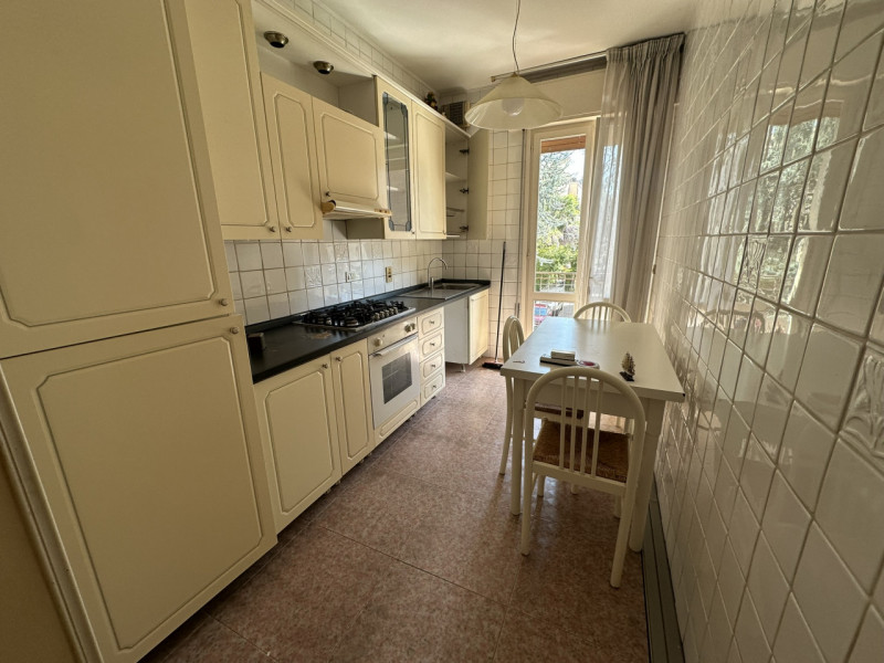 Santa Rita/Pontecorvo eccellente appartamento tricamere vendesi.
A 200 metri da Porta Pontecorvo ...