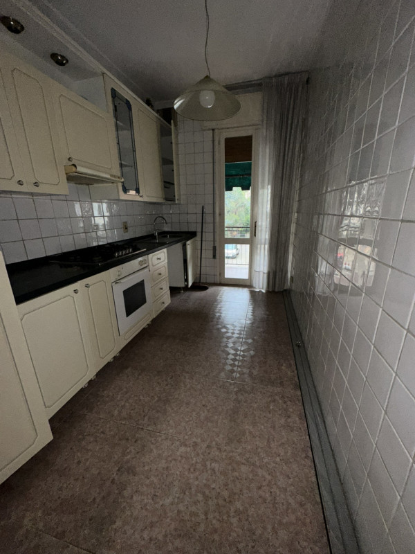 OTTIMO APPARTAMENTO TRICAMENRE ZONA SANTA RITA - VENDESI

Nel quartiere di Santa Rita, comodo a t...