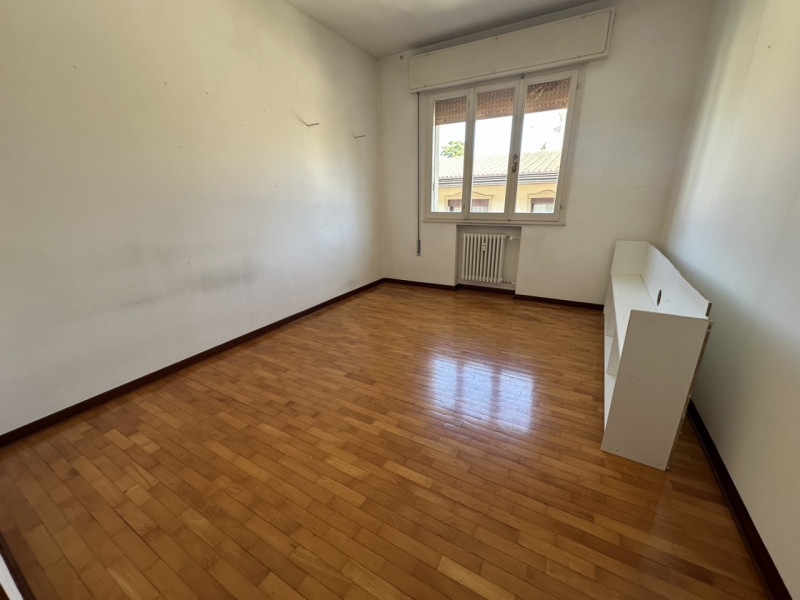 Santa Rita/Pontecorvo eccellente appartamento tricamere vendesi.
A 200 metri da Porta Pontecorvo ...