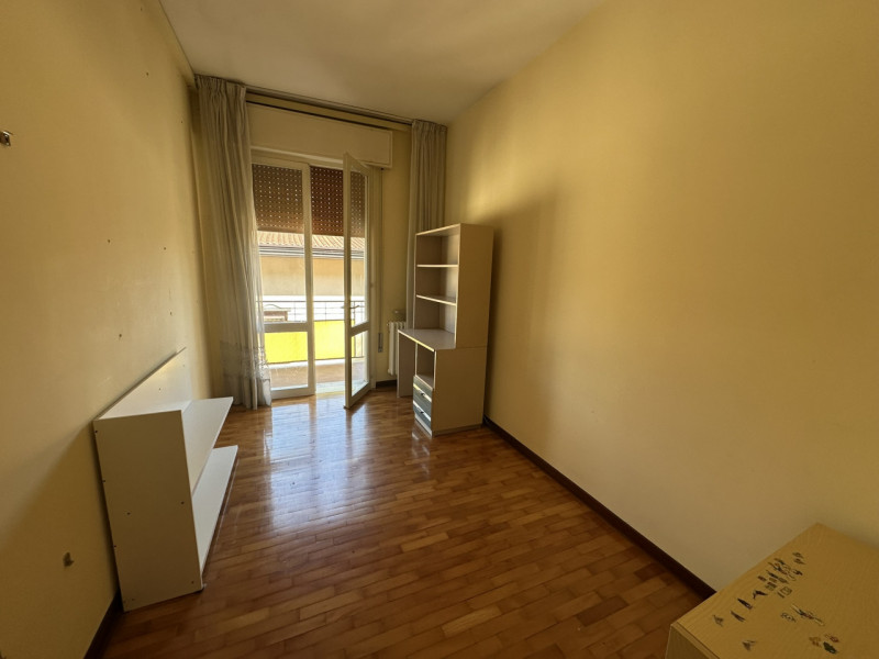 Santa Rita/Pontecorvo eccellente appartamento tricamere vendesi.
A 200 metri da Porta Pontecorvo ...