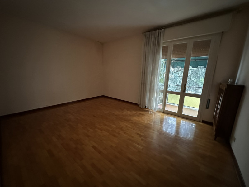 OTTIMO APPARTAMENTO TRICAMENRE ZONA SANTA RITA - VENDESI

Nel quartiere di Santa Rita, comodo a t...