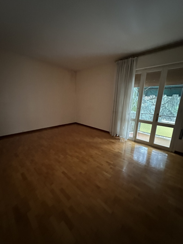 OTTIMO APPARTAMENTO TRICAMENRE ZONA SANTA RITA - VENDESI

Nel quartiere di Santa Rita, comodo a t...