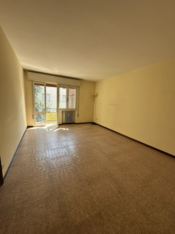 Santa Rita/Pontecorvo eccellente appartamento tricamere vendesi.
A 200 metri da Porta Pontecorvo ...