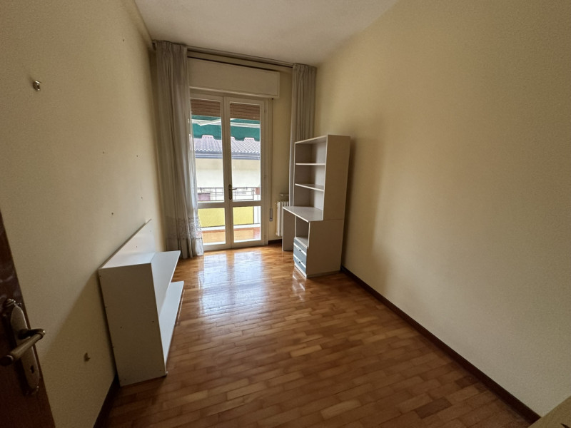 OTTIMO APPARTAMENTO TRICAMENRE ZONA SANTA RITA - VENDESI

Nel quartiere di Santa Rita, comodo a t...