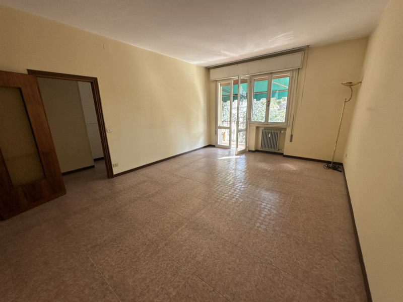 Santa Rita/Pontecorvo eccellente appartamento tricamere vendesi.
A 200 metri da Porta Pontecorvo ...