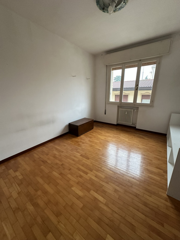 OTTIMO APPARTAMENTO TRICAMENRE ZONA SANTA RITA - VENDESI

Nel quartiere di Santa Rita, comodo a t...